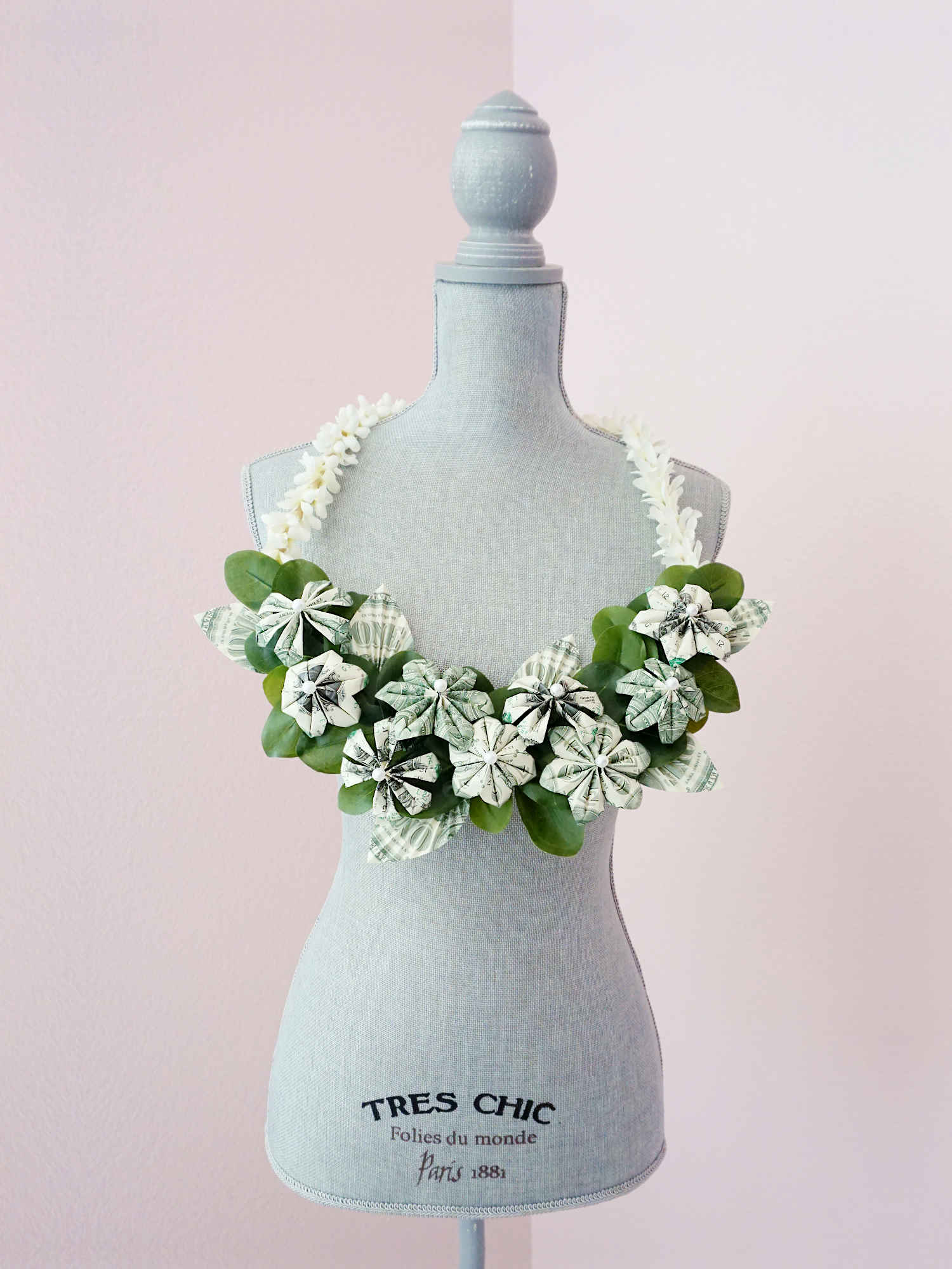 Flower Money Lei - Image 2