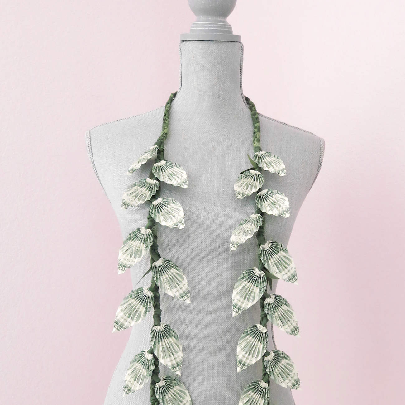 Graduation Money Lei