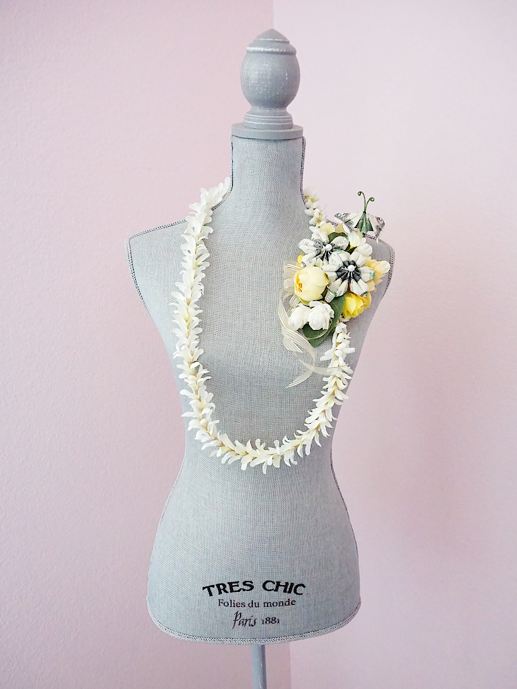 Floral Money Lei with Butterfly - Image 2