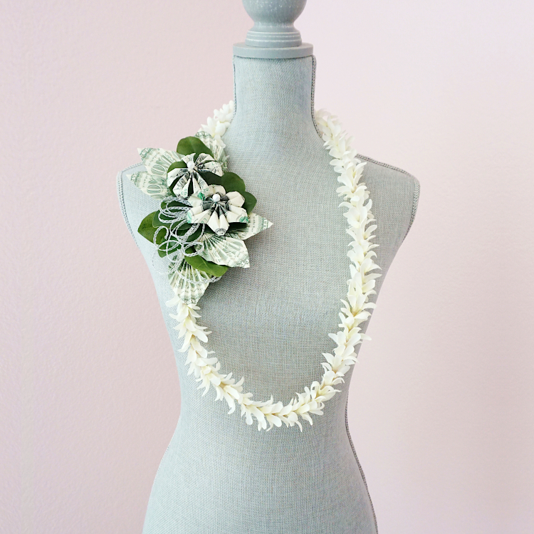 Graduation Money Lei